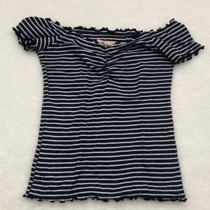 Ruffled Shoulderless Hollister Top